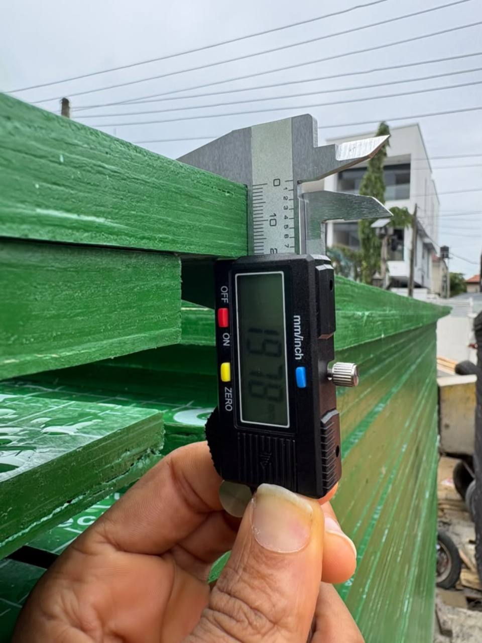 Board thickness verification